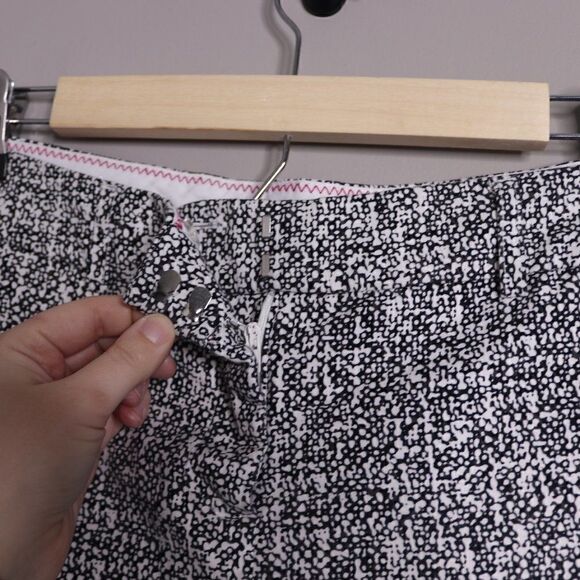 Katherine Barclay Abstract Print Ankle Pants‎ - Picture 3 of 7